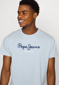 Pepe Jeans EGGO - Apdrukāts T-krekls - bleach blue