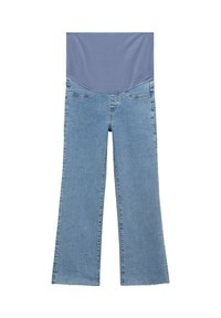 Jeans de mezclilla azul acampanados con dobladillo deshilachado y diseño de cinco bolsillos, combinados con una blusa azul de manga corta con dobladillo redondeado.