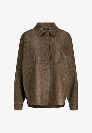 Bruine blouse met slangenpatroon, een kraag met boord, een borstzakje en een losse pasvorm. Gemaakt van een gestructureerde stof met een subtiele glans.