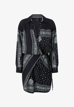 Vestido negro de manga larga, con un patrón de paisley en blanco y verde. Fabricado en una tela suave con un diseño envolvente y un cinturón de cintura ajustable.