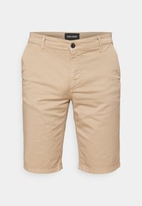 Beige, knielange Baumwollshorts mit Knopf- und Reißverschluss, Gürtelschlaufen und seitlichen Taschen, auf weißem Hintergrund präsentiert.