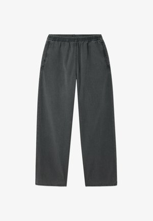 Tamno sivi ravni hlače s elastičnim pojasom i bočnim džepovima, izrađene od mekanog materijala.