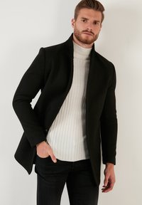 Buratti Cappotto corto - black