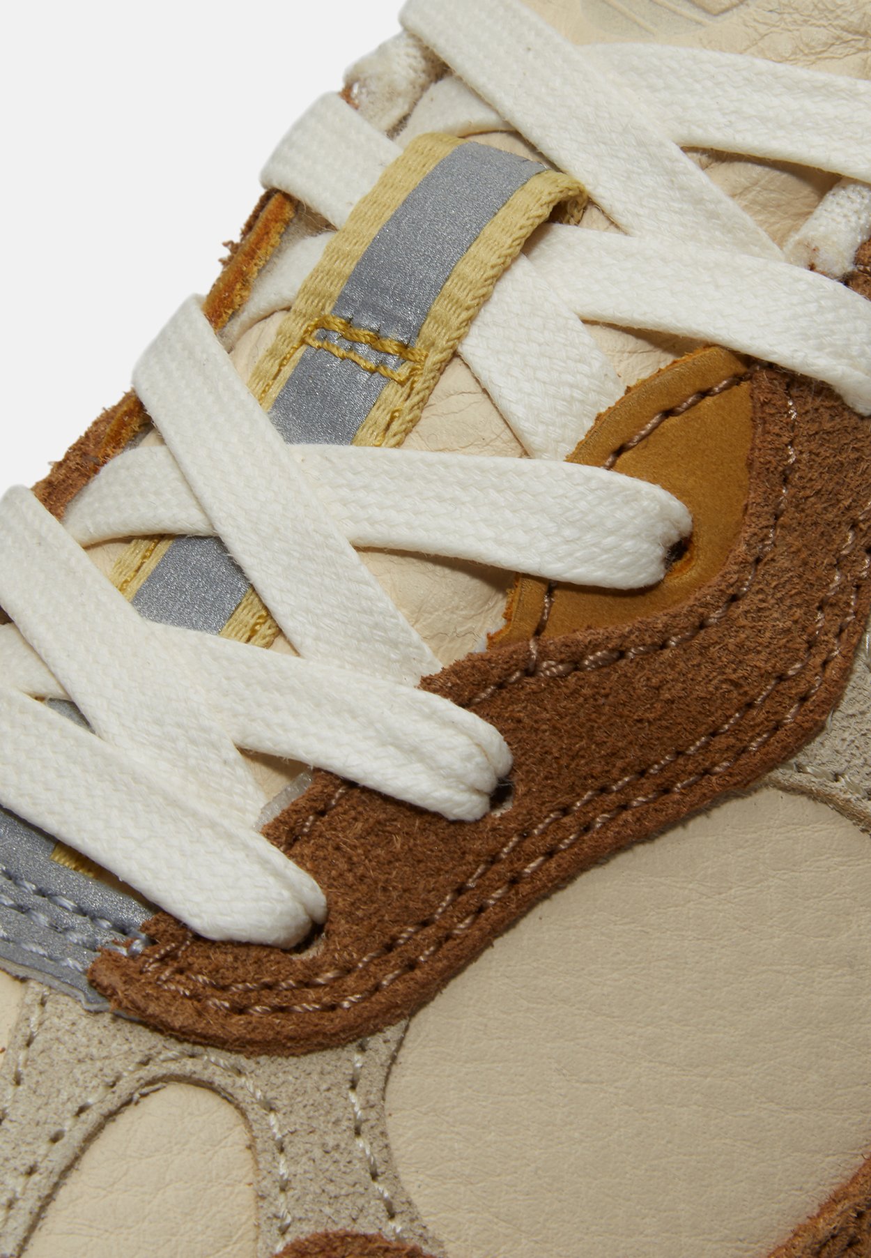 LOW LACE-UP