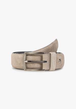 Ceinture tissée beige avec un design texturé, boucle en métal argenté et couture assortie. Comprend une boucle pour ajuster l'excès de sangle.