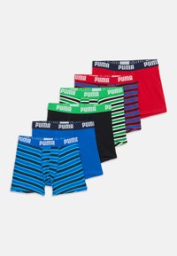 PUMA pánske boxerky, s prúžkovanými a jednofarebnými dizajnmi v modrej, zelenej, čiernej, červenej a námorníckej farbe, s elastickým pásom s logom.