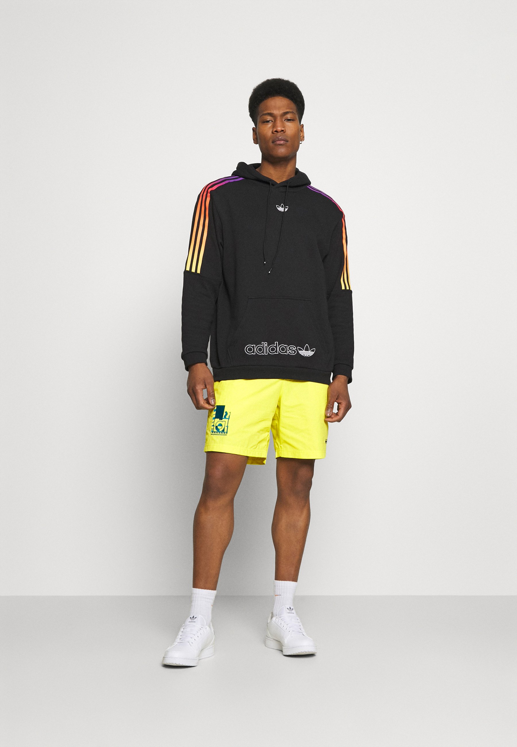 adidas Originals WOVEN UNISEX - Shorts - acid yellow/giallo - Zalando.it