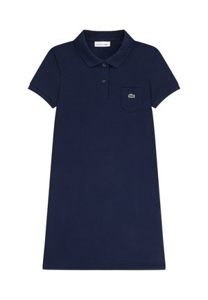 Robe polo bleu marine à manches courtes, patte de boutonnage à deux boutons, une poche poitrine et un petit logo crocodile sur la poche.