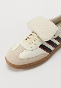 Thumbnail Image 6