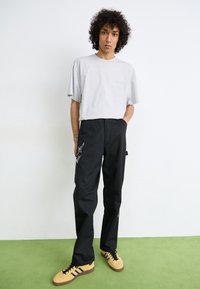 Carhartt WIP DUCKS SINGLE KNEE PANT - Kelnės - black