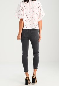 Topshop Petite Hemdbluse - off-white