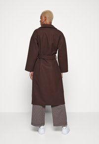 ICHI IHJANNET - Manteau classique - bracken