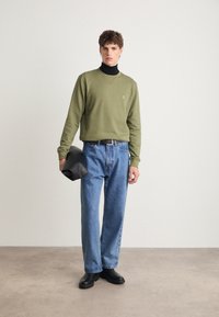 BOSS Sweatshirt - open green