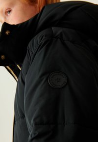 Mint Velvet Vinterfrakke - black