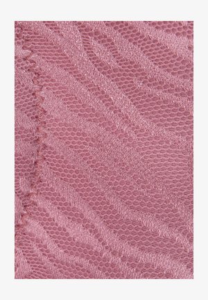 Texturiertes rosa Gewebe mit einem sechseckigen Muster und subtilen wellenartigen Designs. Die Oberfläche hat einen leichten Schimmer.