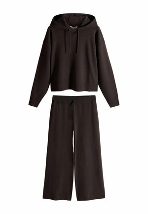 Donkerbruin gebreid tweedelig loungewear-set met een capuchon lange mouwen top en broek met brede pijpen en elastische taille.