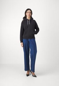 Tommy Jeans LOGO DRAWCORD HOODIE - Felpa - black