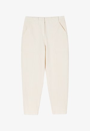 Helle beige Hose mit schmalem Schnitt, ausgestattet mit Fronttaschen, einer glatten Textur und genähten Details entlang der Nähte.