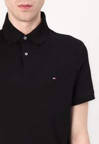 Tommy Hilfiger Piké - black