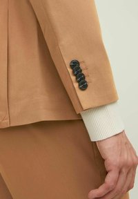 Jack & Jones PREMIUM JPRFRANCO  - Ülikond - toasted coconut