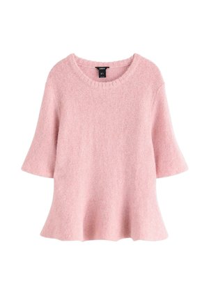 Lys rosa strikket top med rund hals, korte ærmer og flagrende kant. Blød tekstur med et subtilt mønster overalt.