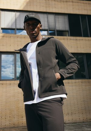 lululemon, CROSS CHILL - Windjack - black