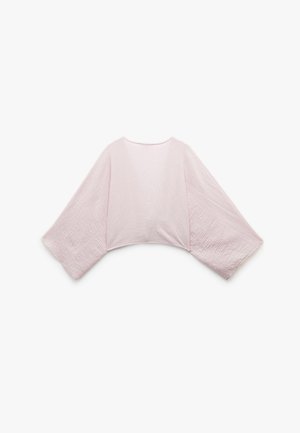 Top corto de estilo kimono en rosa claro, hecho de tejido texturizado, con mangas amplias y un diseño de espalda descubierta.