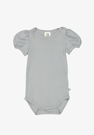 Světlý šedý body s krátkým rukávem vyrobený z texturovaného materiálu, s nafouklými rukávy a zapínáním na patenty v dolní části.