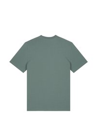 Korte mouwen t-shirt in gedempt groen katoen, reguliere pasvorm, ronde hals, gladde textuur, effen achterkant zonder zichtbare logo's of ontwerpen.