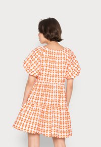 Glamorous V NECK DRESS - Cocktailjurk - orange diamond