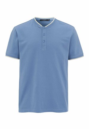 Herren-Polohemd mit kurzen Ärmeln in Blau, mit Drei-Knopf-Leiste und weißer Einfassung am Kragen und an den Ärmelkanten.