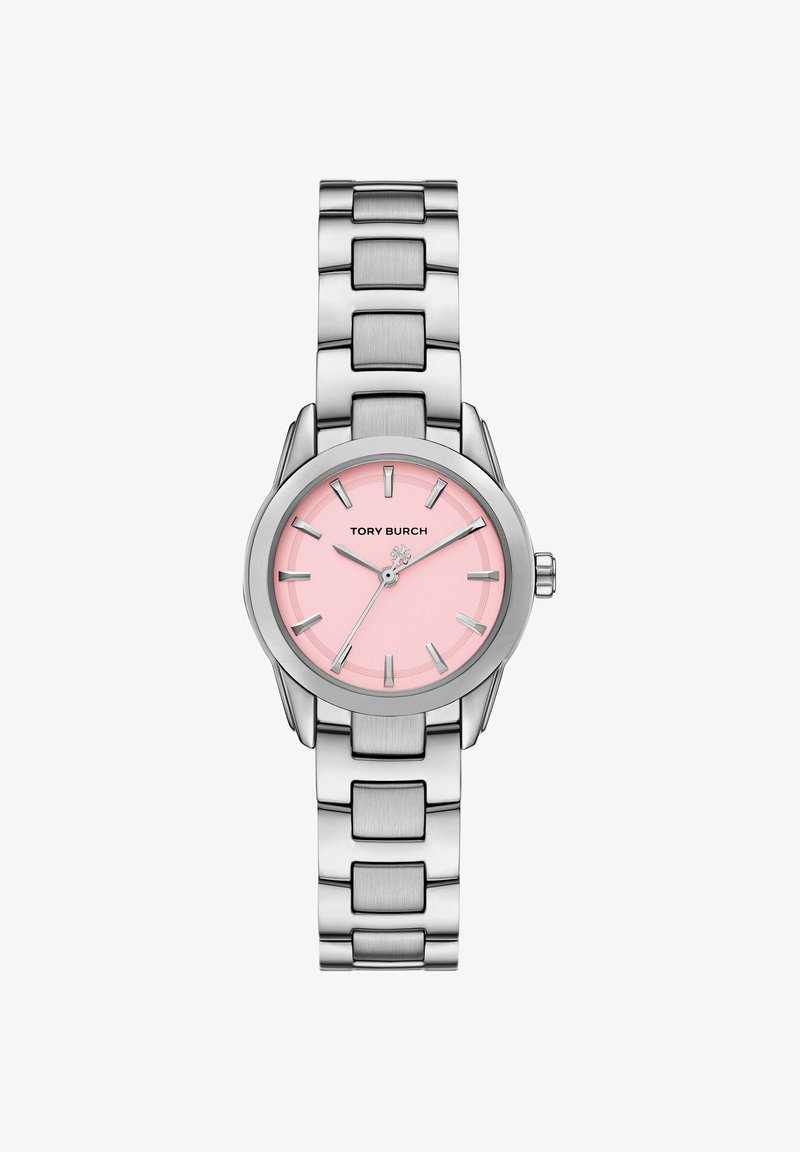 Sølv metal armbåndsur med rund pink urskive, sølv time markører, tre visere og "TORY BURCH" logo under klokken 12.