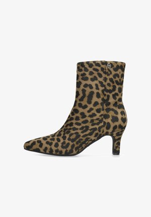 Leopardenmuster Ankle Boots mit spitzer Zehe und Blockabsatz. Aus weichem Wildleder in Schwarz- und Brauntönen gefertigt, mit einem markanten Akzent.