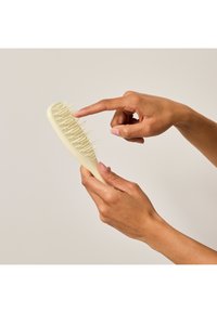 Tangle Teezer TT - ULTIMATE DETANGLER - EXTRA GENTLE - EUCALYPTUS GREEN - Hiusasuste - light yellow