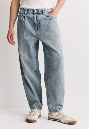 Next, REGULAR FIT - BARREL FIT EDIT PLEATED JEANS - Baggy Jeans - mid blue