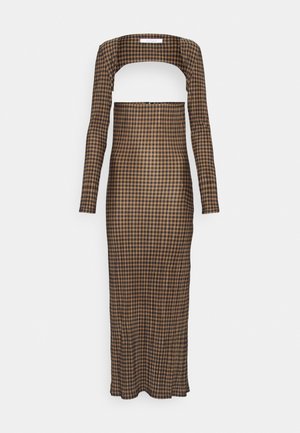 DRESS WITH DETACHABLE SLEEVE - Vestido de malha - brown/black