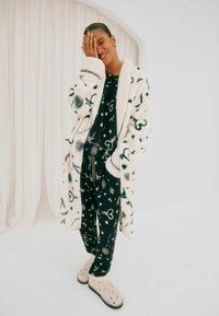 Never Fully Dressed REGULAR FIT  - Hommikumantel - cream