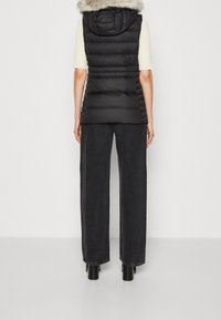 Tommy Hilfiger Kamizelka