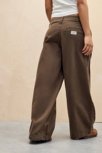 BDG Urban Outfitters REY WIDE LEG - Trousers - brown