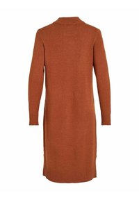 Robe-pull en tricot à manches longues de couleur rouille, avec poignets, ourlet et col côtelés, vue de dos sur fond blanc.