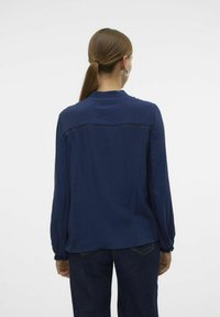 Vero Moda Bluse - navy blazer