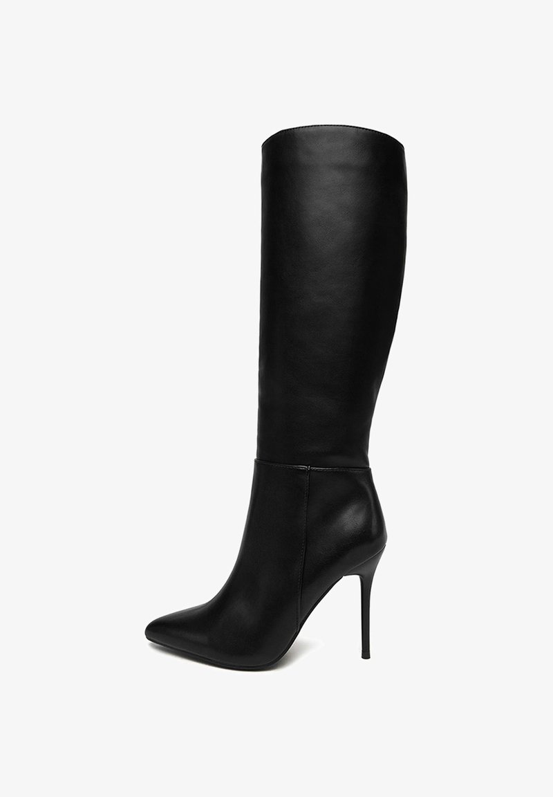 Black leather knee-high boots with a pointed toe and stiletto heel. Smooth texture, fitted design, and seamless stitching detail.