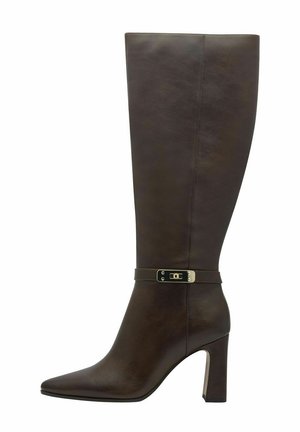 Boots - cafe