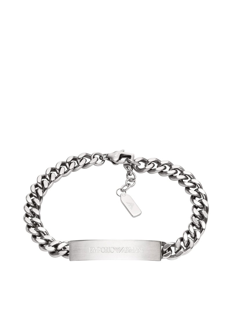 Bracelet en acier inoxydable argenté avec une plaque plate gravée et de grandes maillons entrelacés. Il possède un fermoir à homard et un petit pendentif tag.