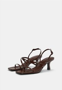 PULL&BEAR Sandali - brown