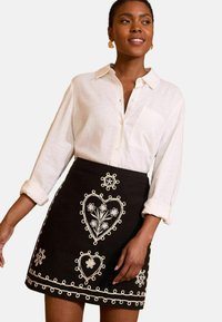 Love & Roses - REGULAR FIT - EMBROIDERED   - Mini skirt - black Thumbnail Image 1