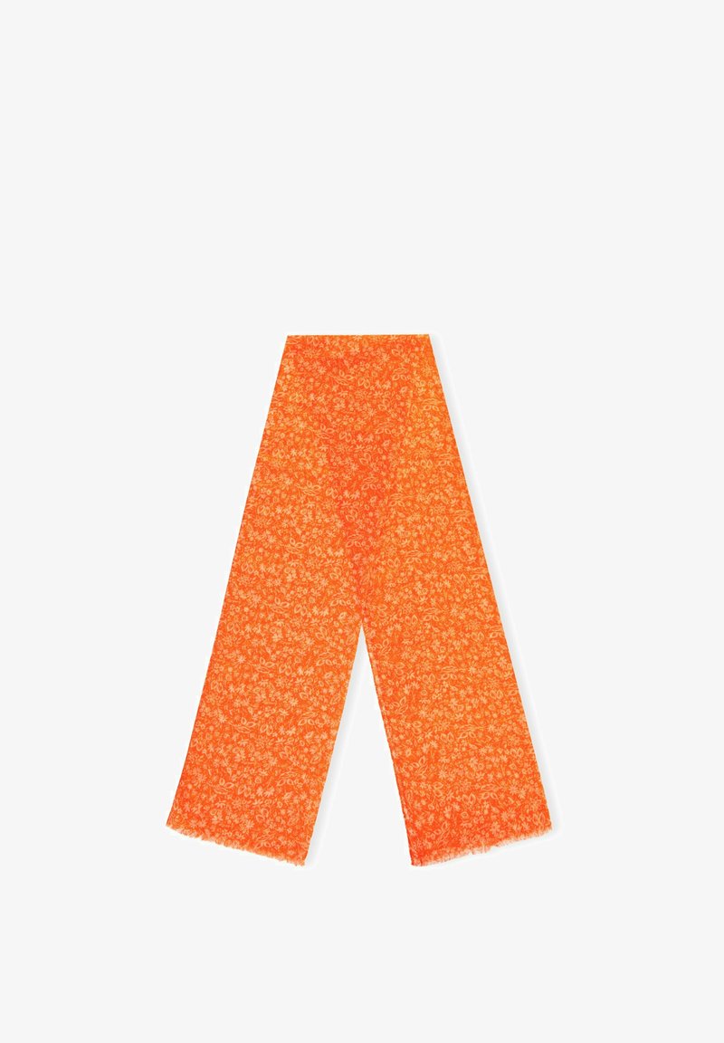 Sciarpa arancione realizzata in tessuto leggero, con un motivo floreale su tutta la superficie, bordi frangiati e forma rettangolare.