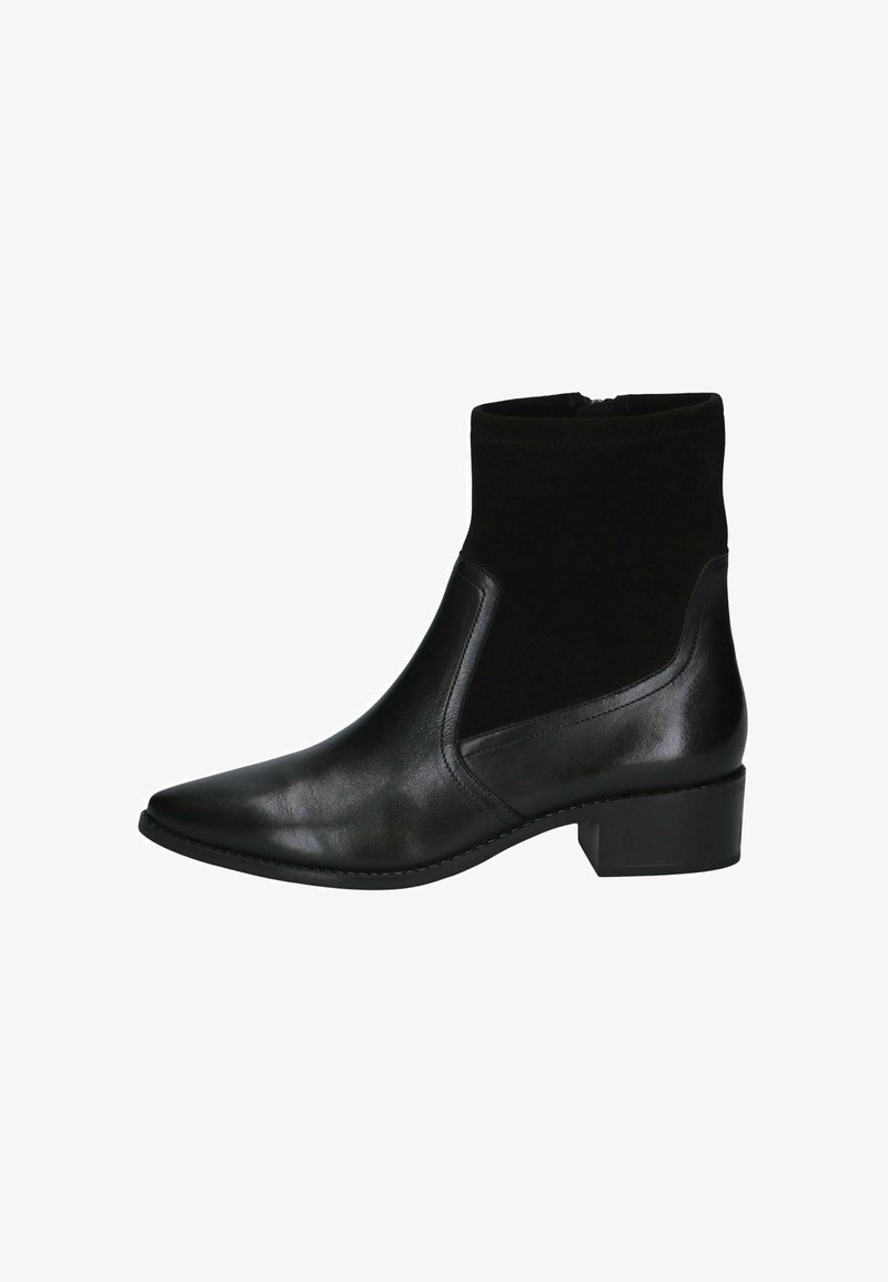 Bottine noire à cheville avec un bout pointu, un talon bloc bas et un avant en cuir lisse combiné avec une partie supérieure en tissu doux.