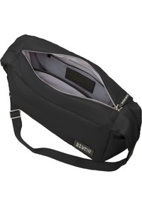 Borsa a spalla nera imbottita con chiusura a cerniera, tracolla regolabile, fodera interna grigia e un'etichetta con logo all'interno. Presenta un design elegante.