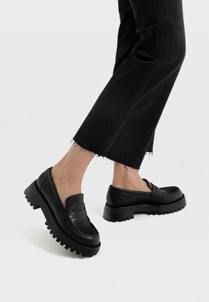 Stradivarius, Chaussons - black